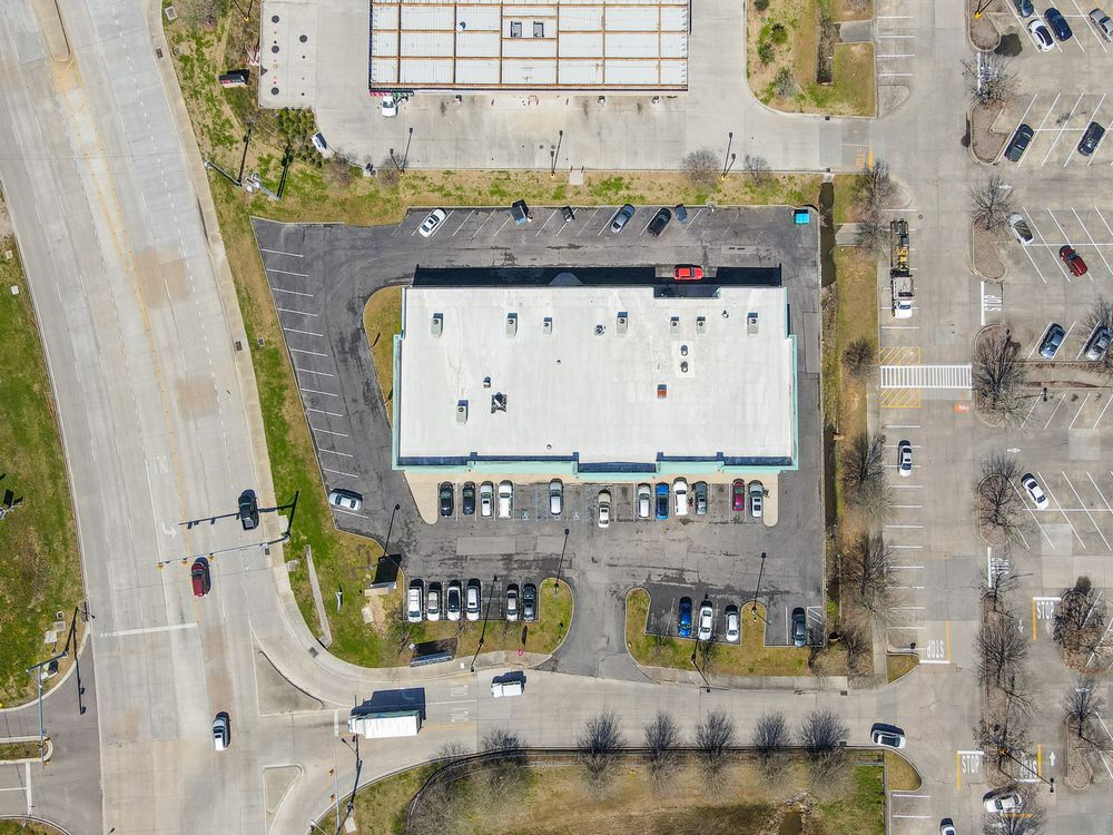 Retail Suite Adjacent to Walmart in Central: 10218 Sullivan Rd, Baton Rouge, LA 70818
